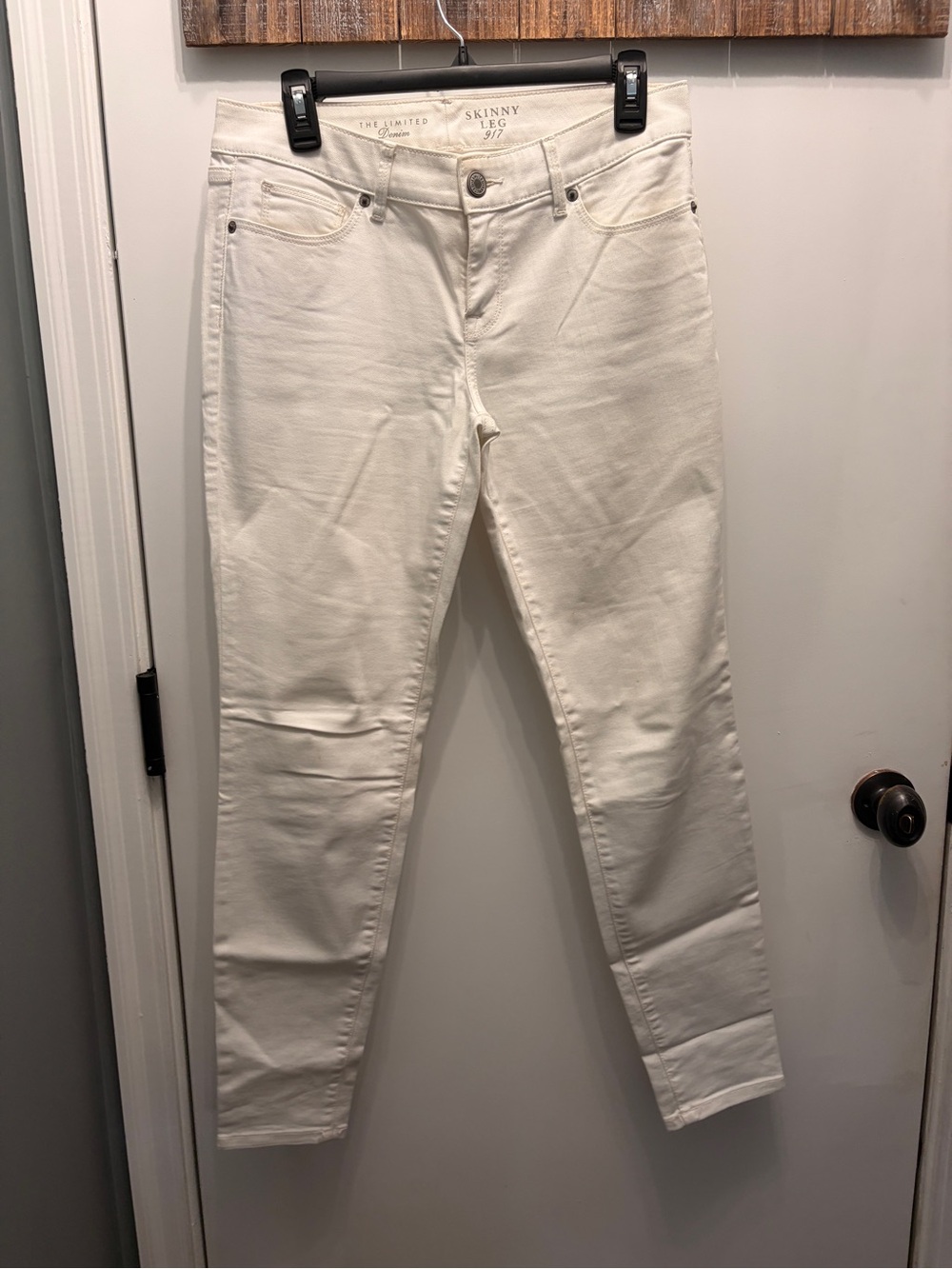 The Limited Off-White Skinny Leg Women’s Jeans